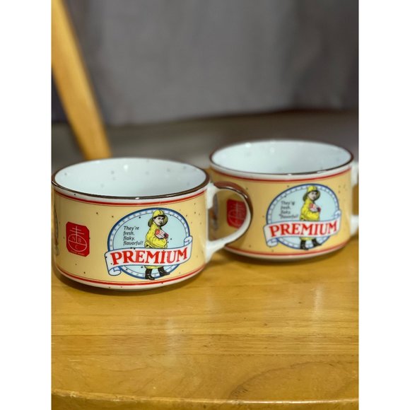 Set of 2 Premium Crackers Mugs, Soup, Chili, Cocoa, Coffee, 1991 Made in Japan - Picture 1 of 7